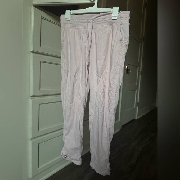 Lululemon Athletica Pink Capri Pants - Picture 1 of 4